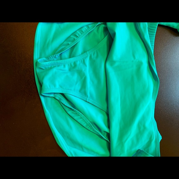 Aquamarine swim top and skort - Picture 3 of 3